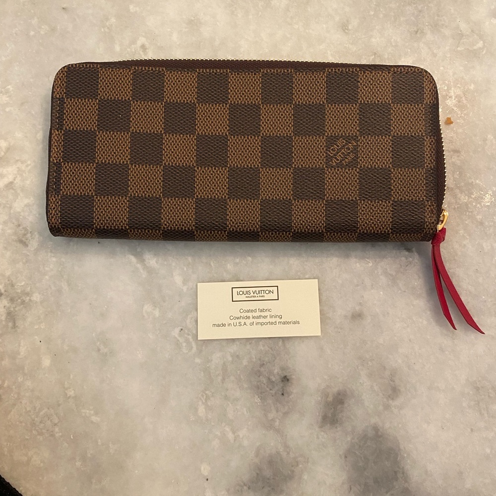 Louis Vuitton Zippy Wallet